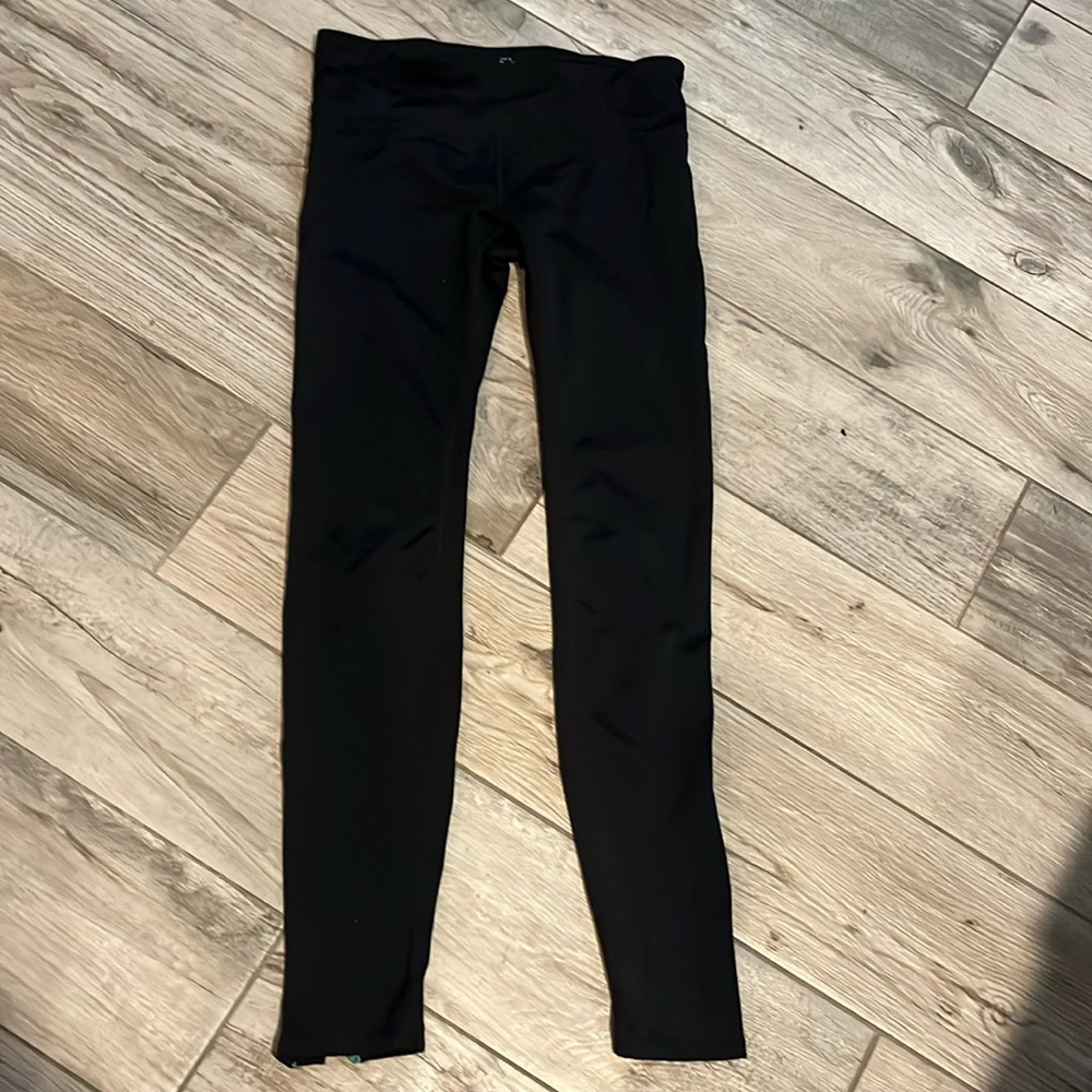 EUC GapFit leggings with green side zippers, sz XS